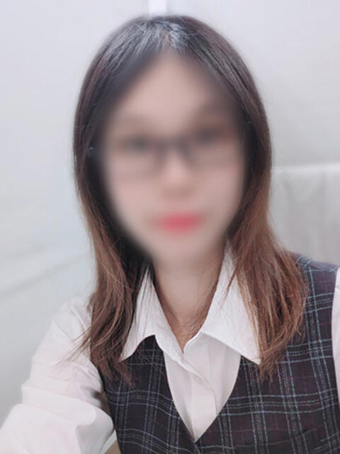 白石さらさ 淫乱OL派遣商社 斉藤商事(デリヘル)