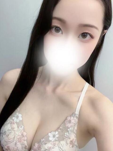 隠れ巨乳美人お嬢様れいちゃん ロイヤル　アテンダー（デリヘル）