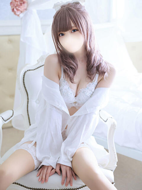 新人・ひなの CLASSY.四日市店（ホテヘル＆デリヘル）