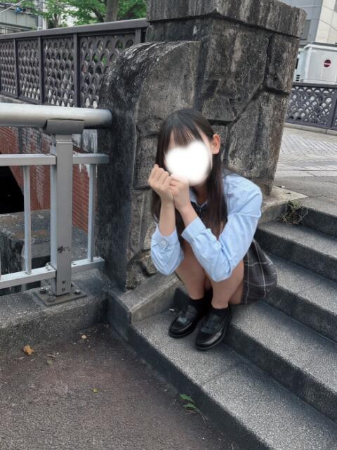 あいす上がりたて18歳 秋葉原派遣リフレ らびっと らびっと らびっと（派遣型リフレ）