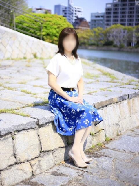 仲村 すず こあくまな人妻・熟女たち東広島店（KOAKUMAグループ）（人妻・熟女デリヘル）