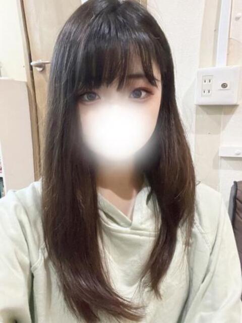 素人ロリ完全体145㎝あずささん ロイヤル　アテンダー（デリヘル）