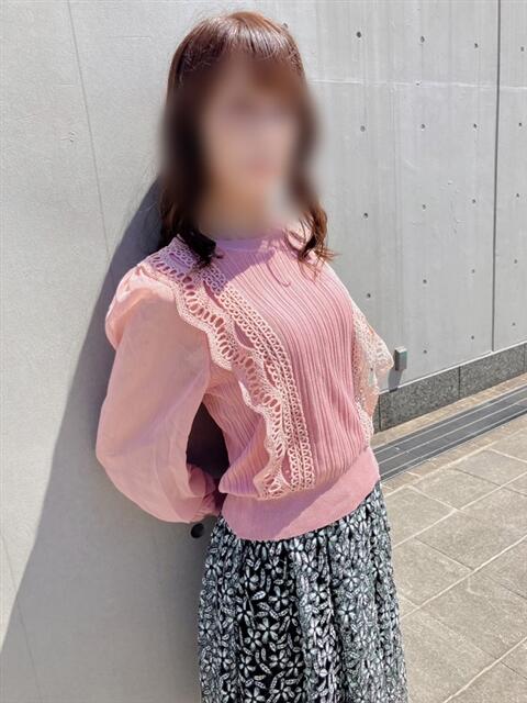 永山 菜緒 昼妻夜 滋賀店(駅待ち合わせ人妻デリヘル)
