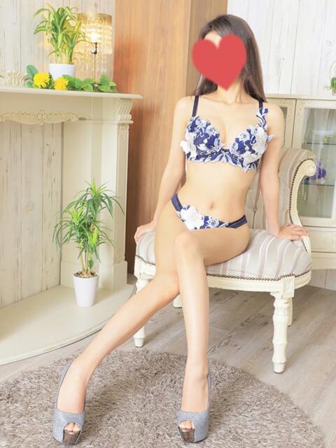 ひな タレント倶楽部アダルト（人妻デリヘル）