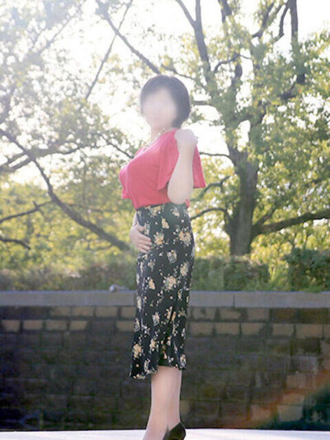 岸本由里 こあくまな熟女たち 加古川店 (KOAKUMAグループ)（人妻・熟女デリヘル）