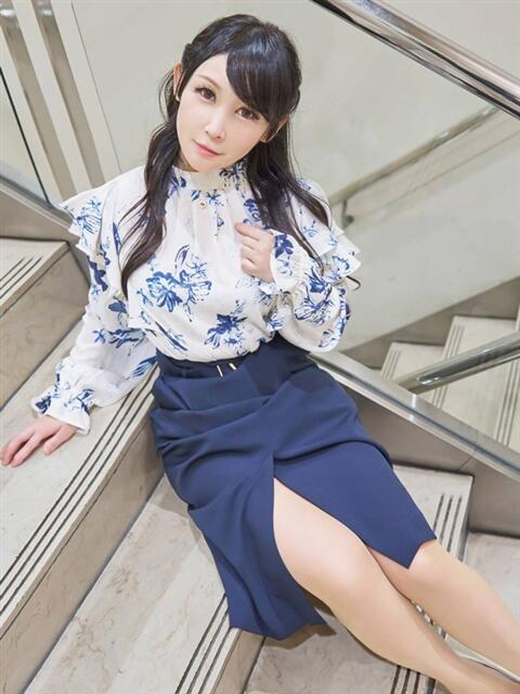 結城 愛美 昼妻夜 滋賀店（駅待ち合わせ人妻デリヘル）