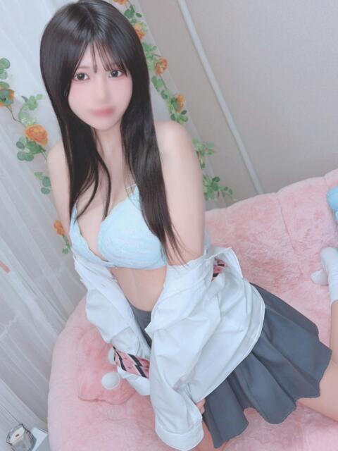 しおり E+アイドルスクール新宿・歌舞伎町店（デリヘル）