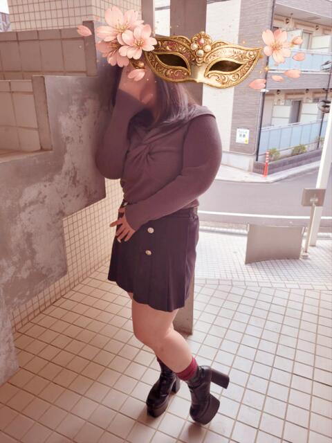 三上 るぅ 仮面ごとに咲く花(デリヘル)
