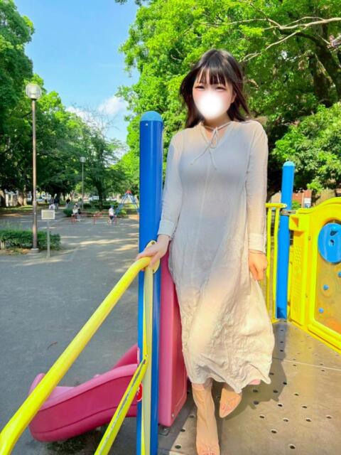 える(あなたの彼女になります) おクンニ天国~Rising Group~(店舗型オナクラ(クンニ☓手コキ))