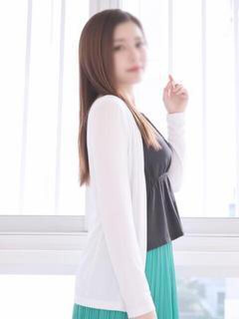 あき 人妻、密感女子専門店　五反田エース（人妻デリヘル）