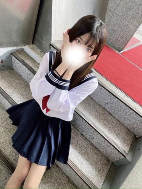 スレンダー女子大生りたちゃん ロイヤル　アテンダー（デリヘル）