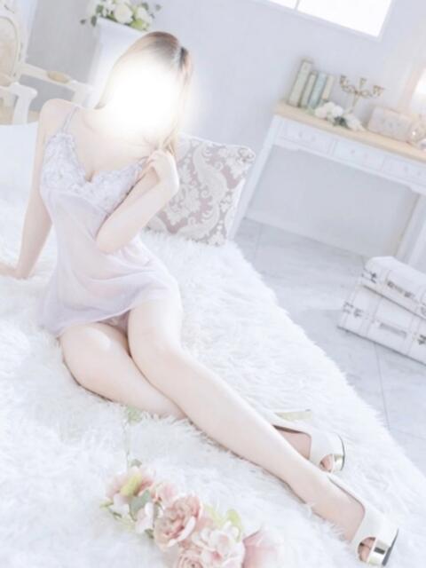莉愛(りあ) エリートな人妻たち新宿（人妻デリヘル）