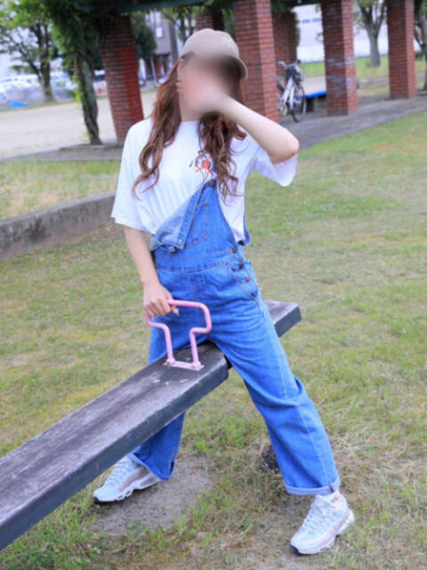 もえ~☆スラっとモデル並みの美脚♡ 新居浜・奥様物語（デリヘル）