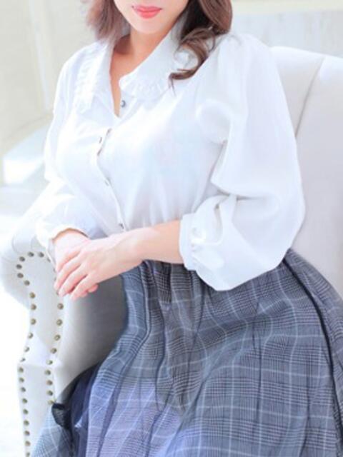 園田いおり ほっこりーヌ谷九店（淫乱人妻専門ホテヘル＆デリヘル）