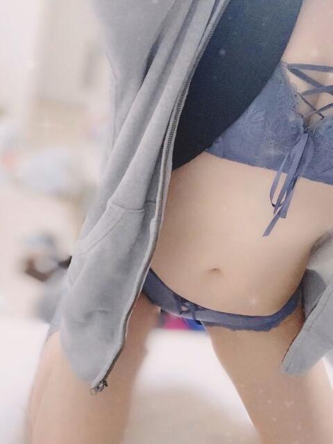 みいな【美ボディパイパン娘】 Secret Service ～貴方とだけの秘密の無料オプション～（デリヘル）