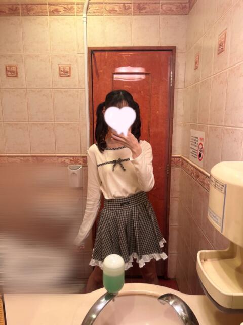 体験入学 青チェと赤チェ(派遣型オナクラ(手コキ))