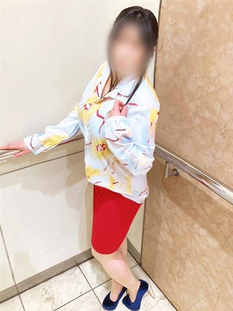 佐倉 渚 昼妻夜 滋賀店(駅待ち合わせ人妻デリヘル)