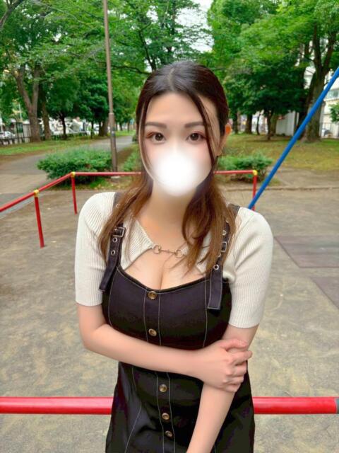 ひまり(噂のiカップ) おクンニ天国~Rising Group~(店舗型オナクラ(クンニ☓手コキ))