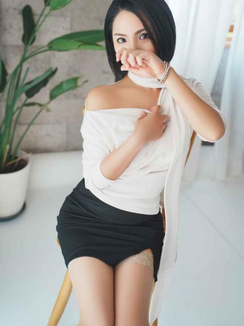 千夏 脱がされたい人妻 春日部店（人妻系デリヘル）