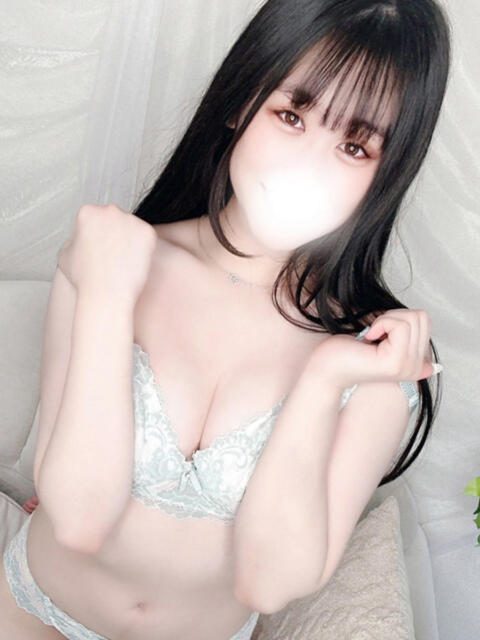 なる（アイドル系S級美少女！ HONEY BEE 大宮（デリヘル）
