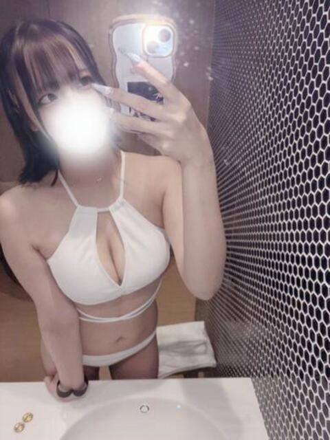 爆乳美女！さりなちゃん ロイヤル　アテンダー（デリヘル）