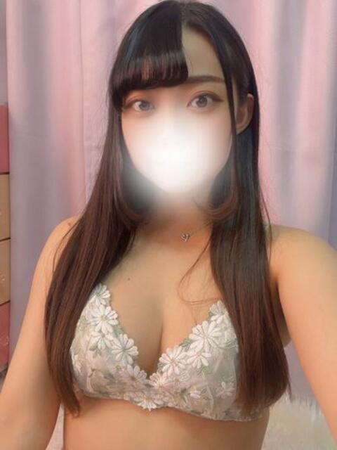ゆの★愛嬌抜群美少女 かりゆしOLの秘密【20代沖縄美女多数在籍-デリヘル×ヌードエステ】（性感エステ＆デリヘル）