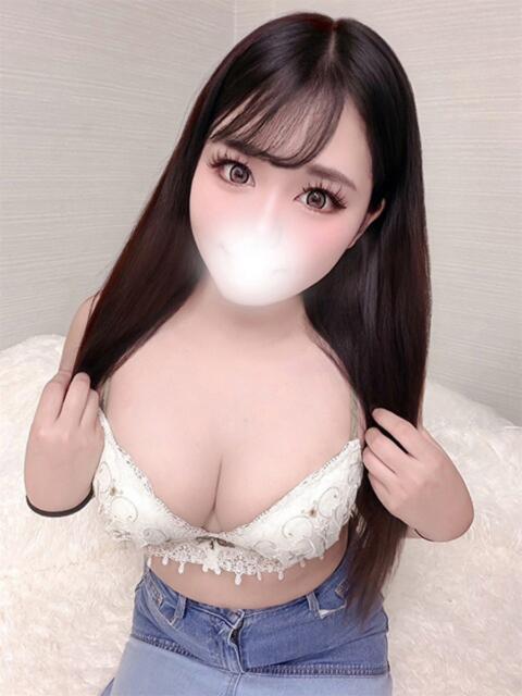 なつき 白い巨乳（ホテヘル）
