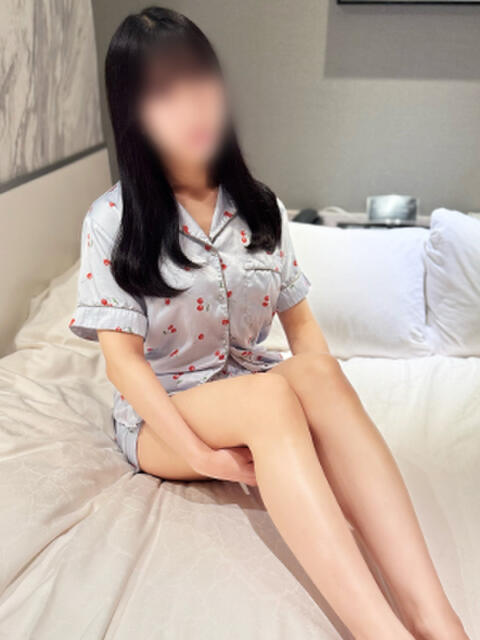しおり 池袋添い寝女子（派遣型オナクラ＆手コキ）