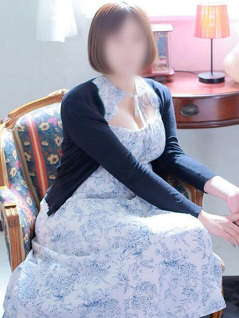 潤-うるみ- 人妻倶楽部 花椿北上店（人妻デリヘル）