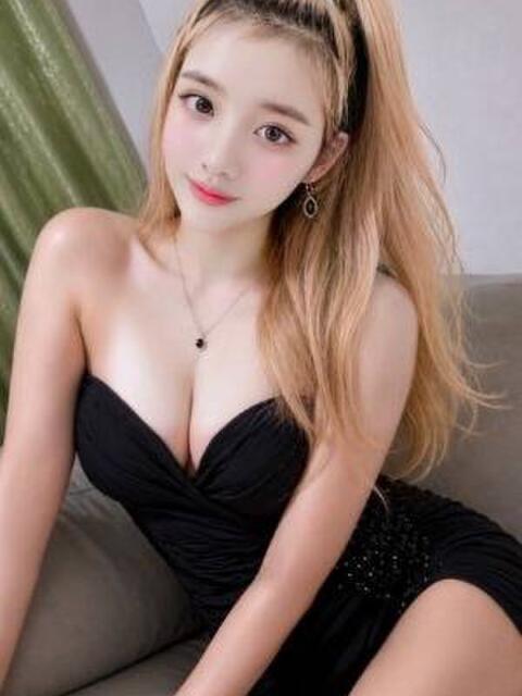 りり 巨乳CLUBミルク（アジアンデリヘル）