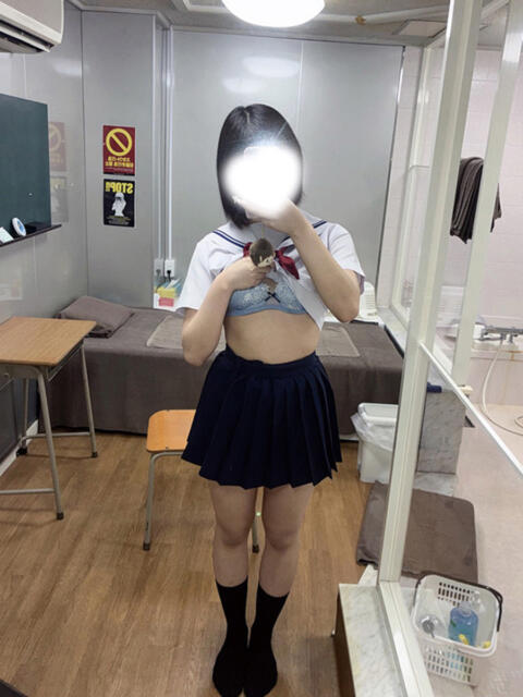 神崎るる 聖リッチ女学園(ファッションヘルス)