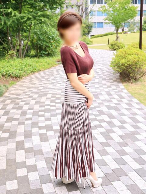 小春 東京人妻フォーシーズンズ(人妻・熟女待ち合わせデリヘル)