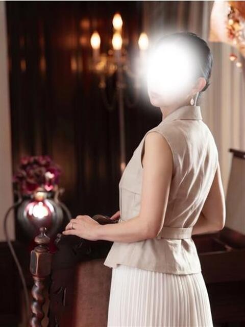 三国 すみれ 厚木人妻花壇（人妻デリヘル）