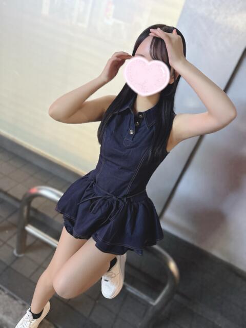 しの『無邪気な少女は距離感0の甘々密着恋人系』 錦糸町派遣型JKリフレガチあい(派遣リフレ)