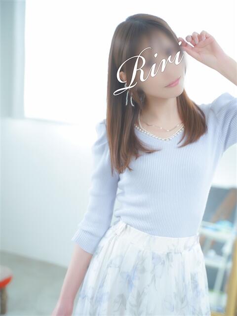 りり 西船人妻花壇（人妻デリヘル）