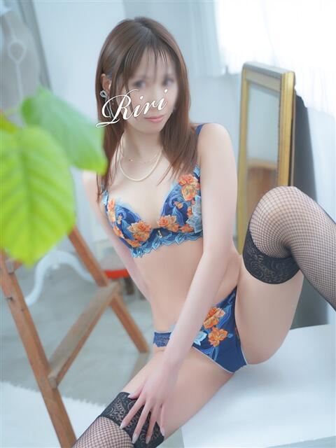 りり 西船人妻花壇（人妻デリヘル）
