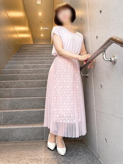しおり 新宿・新大久保おかあさん（熟女デリヘル）