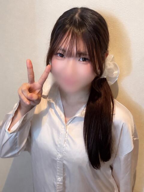 あむ（素人ロリ美少女） おクンニ天国～Rising Group～（店舗型オナクラ(クンニ☓手コキ)）