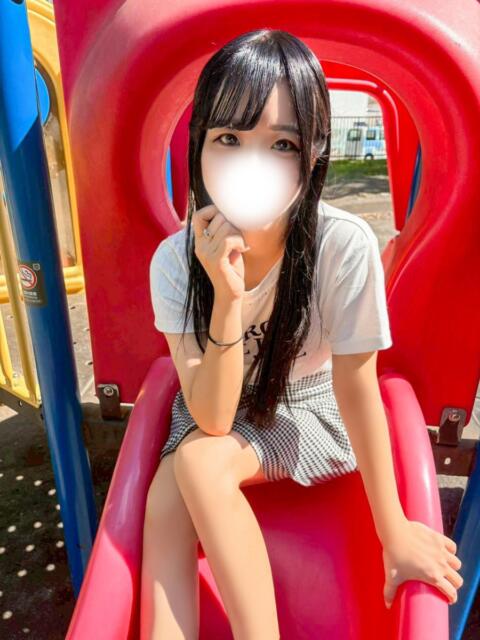 なり(業界未経験のロリっ子) おクンニ天国~Rising Group~(店舗型オナクラ(クンニ☓手コキ))