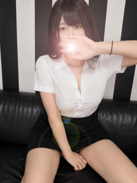 まひな 極痴女専科 eros妻～エロマ～（人妻系デリヘル）
