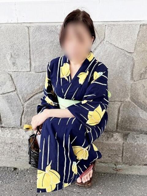 ひとみ 完熟ばなな札幌・すすきの（人妻熟女デリヘル）