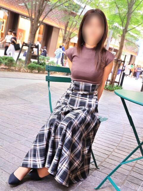 聖莉 東京人妻フォーシーズンズ(人妻・熟女待ち合わせデリヘル)