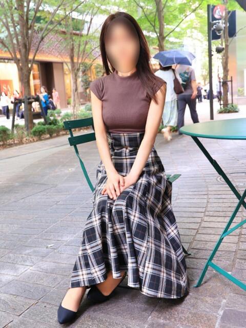 聖莉 東京人妻フォーシーズンズ(人妻・熟女待ち合わせデリヘル)