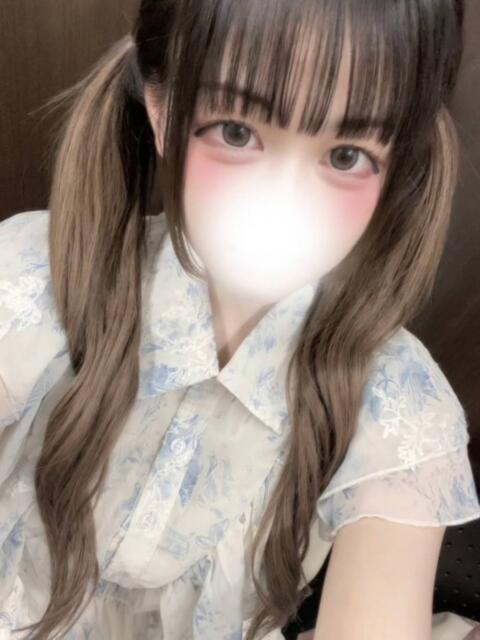 しあん☆ロアカワF美乳 白河美少女図鑑（デリヘル）