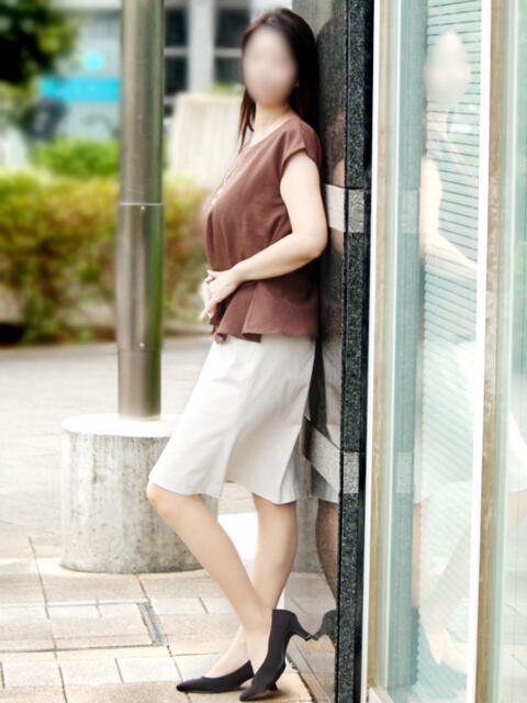 ひとみ 完熟ばなな西川口（熟女専門デリヘル）