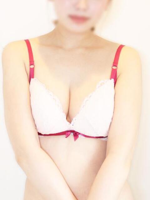 れあ　スタイル抜群美白美女！ 人妻、密感女子専門店　五反田エース（人妻デリヘル）