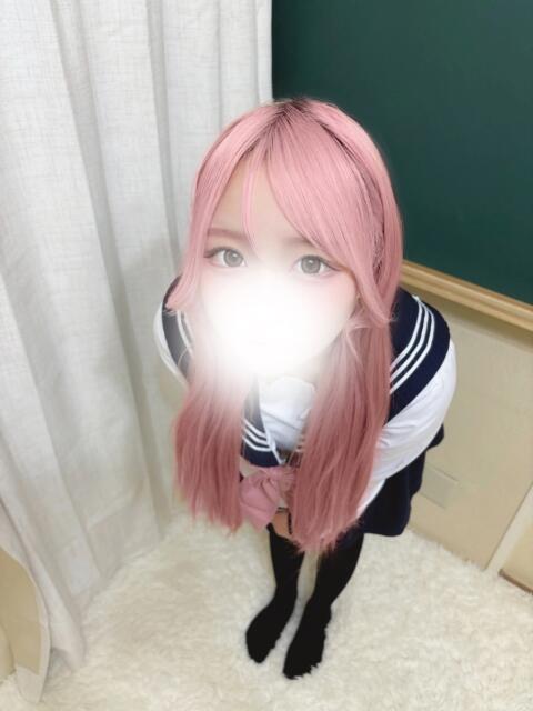 愛沢 てぃあら しゃせきょっ!XX教育される制服女子たち（ホテヘル）
