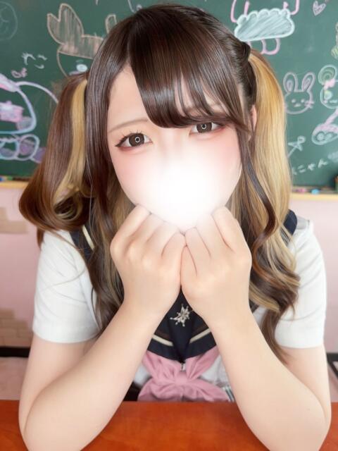 りう 新宿ハンドメイド（手コキ・オナクラ）
