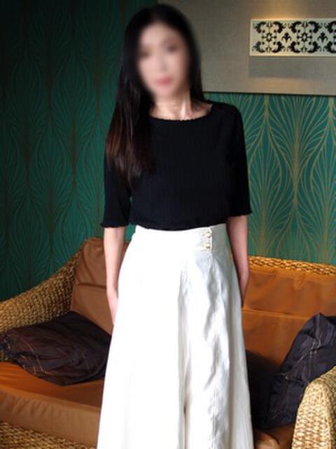北川遥香 派遣妻(はけんづま)(待ち合わせ型人妻専門デリヘル)