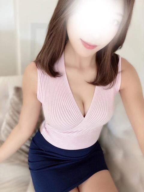 秋山 なるみ CELEB SPA PREMIUM（【非風俗】メンズエステ）